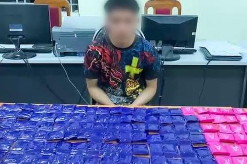 Bắt đối tượng người nước ngoài mua bán trái phép 24.000 viên ma túy