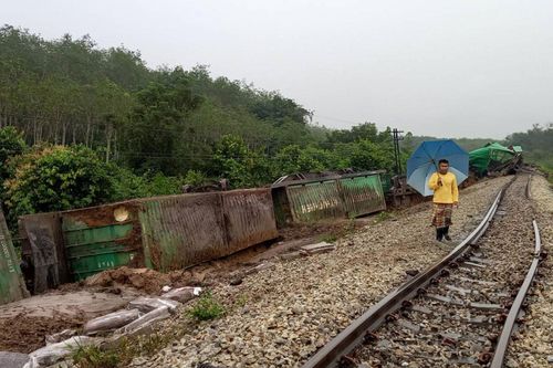 Thái Lan: Đoàn tàu trật bánh sau vụ nổ bom