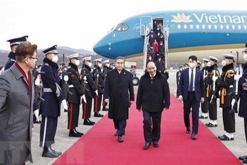 Chủ tịch nước Nguyễn Xuân Phúc bắt đầu thăm cấp Nhà nước Đại Hàn Dân Quốc
