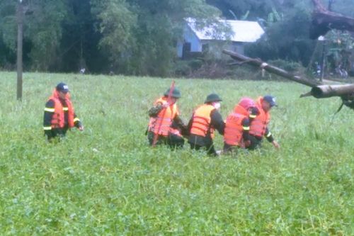 Tìm thấy thi thể 2 cậu cháu mất tích do lũ cuốn trôi ở Thừa Thiên Huế
