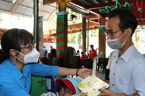 Giữ chân lao động cuối năm
