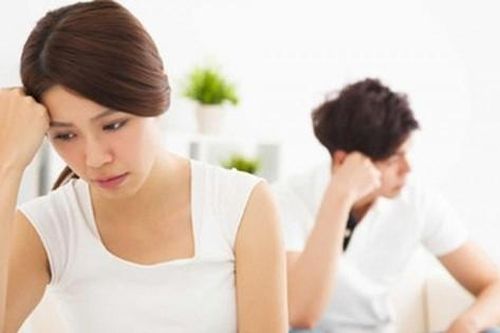Vợ đầu cưới chưa đầy năm đã 'chạy đứt dép', vợ sau cũng ngậm ngùi tính đường bỏ của chạy lấy người