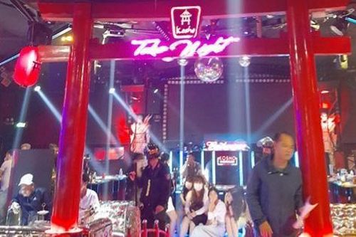 Cảnh sát ma túy bao vây quán bar ở Đồng Nai