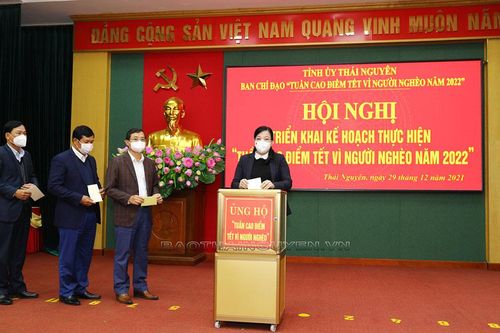 Hướng về đồng bào nghèo