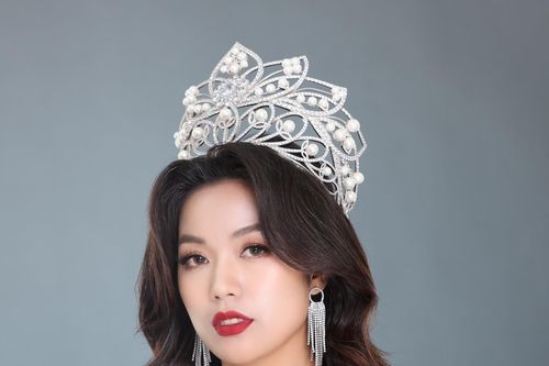 Hoa hậu Đỗ Thị Quỳnh tung bộ ảnh với vương miện sau đăng quang