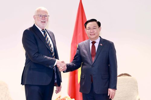 Chủ tịch Quốc hội Vương Đình Huệ tiếp lãnh đạo các tập đoàn tại New Zealand