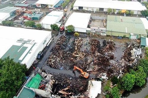 Chính quyền 'bất lực' vì doanh nghiệp chây ì không chịu di dời?