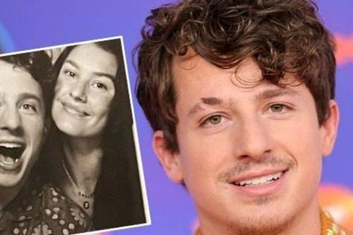 Từ tình bạn đến tình yêu: Charlie Puth công khai hẹn hò với cô bạn thân thuở ấu thơ