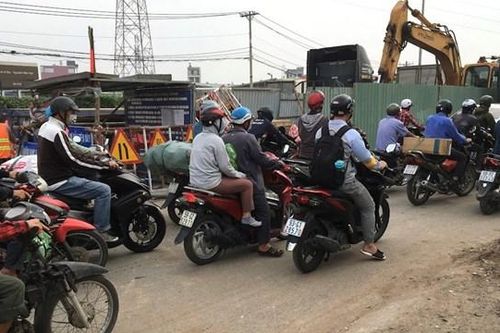 Dân khổ vì... lô cốt