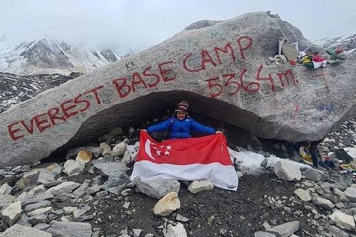Bé trai Singapore chinh phục Everest Base Camp khi mới 6 tuổi
