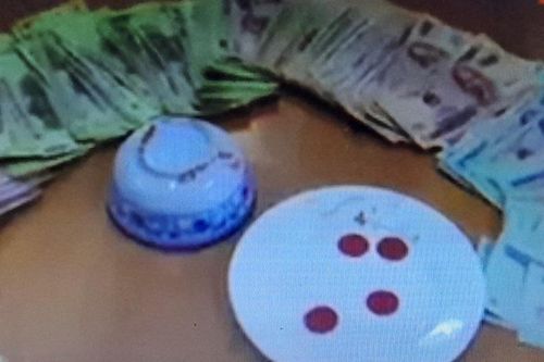 Sập sòng lúc nửa đêm