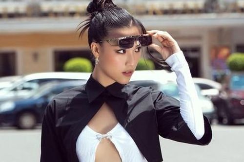 Á hậu Hoàng Oanh gợi cảm đến không ngờ sau khi ly hôn chồng Tây