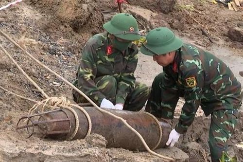 Phú Thọ di dời an toàn quả bom từ thời chống Mỹ nặng hơn 100kg