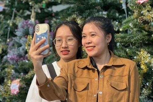 Giới trẻ Đà Nẵng rủ nhau đi chơi Noel sớm
