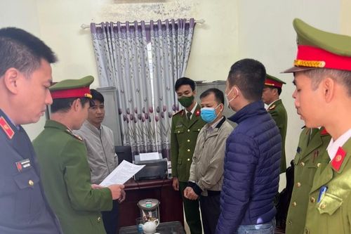 Bắt Giám đốc Chi nhánh văn phòng đăng ký đất đai huyện Lục Ngạn