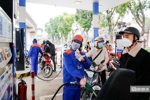 Đề xuất giảm thuế bảo vệ môi trường với xăng, dầu trong năm 2023