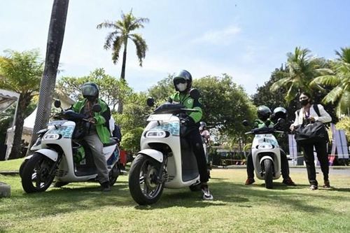Indonesia trợ cấp 413 USD cho người mua xe máy điện