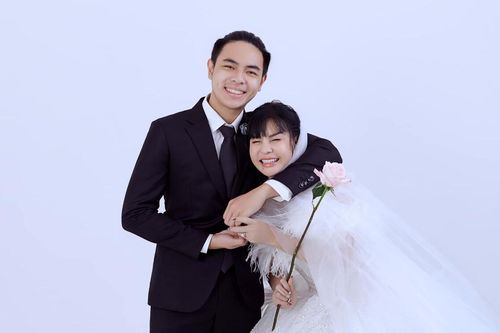 Cát Phượng tâm sự về quá trình làm mẹ: Có bầu vẫn cố gắng đến ngày cuối, mang con nhỏ cùng đi diễn