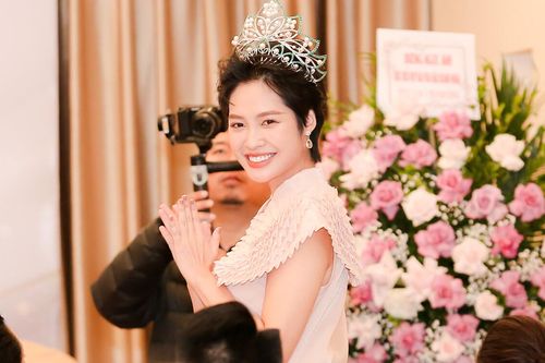 Hậu bị chê 'ngâm giấm' sau đăng quang, Nông Thúy Hằng xuất hiện với nhan sắc khác lạ