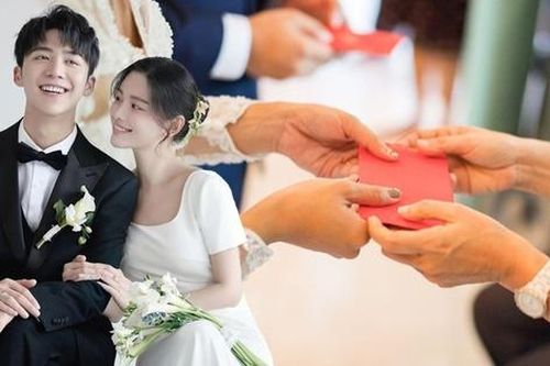Dồn hết tiền mừng cưới, bán vàng để mua nhà và đầu tư