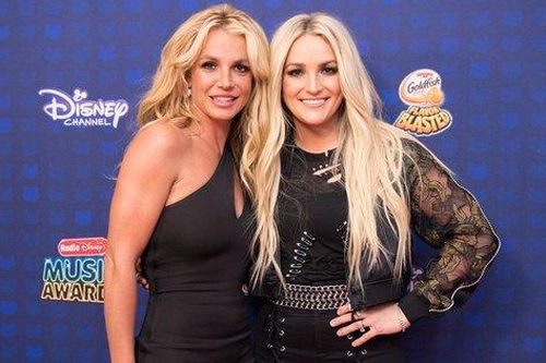 Britney Spears bất ngờ đánh tiếng làm lành với em gái