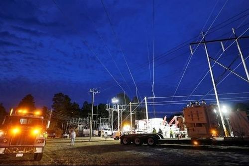 Trạm biến áp bị tấn công, người dân ở North Carolina khốn đốn trong đêm giá rét