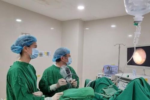 Sỏi kẹt niệu đạo ở nữ-Bệnh hiếm gặp