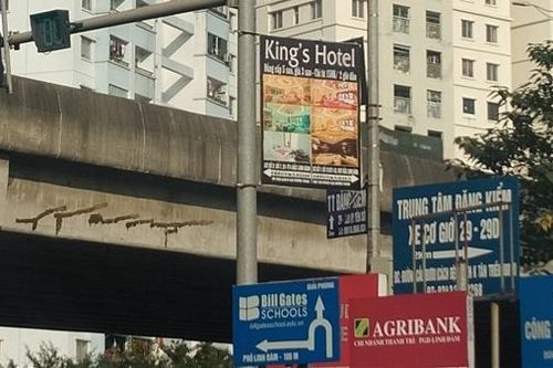 'Ma trận' biển quảng cáo giữa lòng Thủ đô