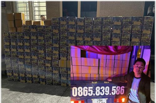 Lực lượng Cảnh sát giao thông tuần tra, phát hiện xe tải chở hơn 1 tấn pháo nổ