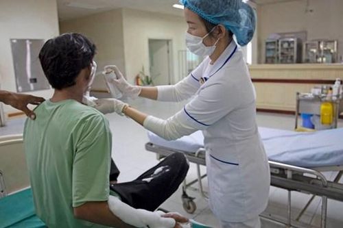 Quảng Nam: Thiếu niên bị bỏng nặng do sạc điện thoại phát nổ