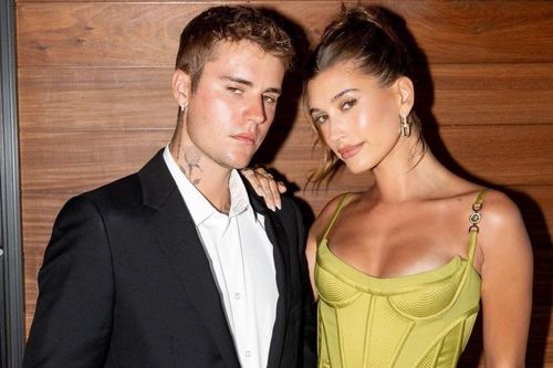 Bệnh tật bủa vây vợ chồng Justin Bieber trong năm 2022