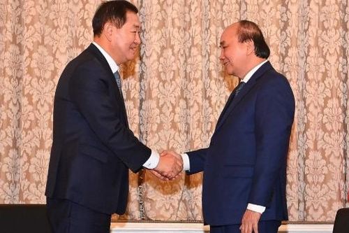 Chủ tịch nước Nguyễn Xuân Phúc hoan nghênh Samsung Electronics đầu tư, đưa Việt Nam trở thành 'cứ điểm' sản xuất