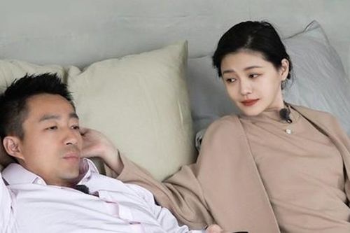 Trò hề ở showbiz