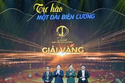 Trao giải cuộc thi ảnh nghệ thuật quốc gia 'Tự hào một dải biên cương'