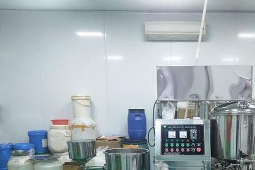 Phát hiện kho mỹ phẩm 'khủng' nghi giả mạo thương hiệu nổi tiếng