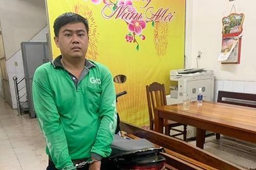 Bắt đối tượng đâm tài xế xe ôm cướp tài sản