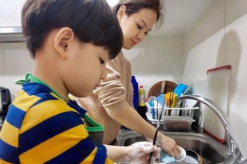 Dạy con lớp 12 cách sống tự lập
