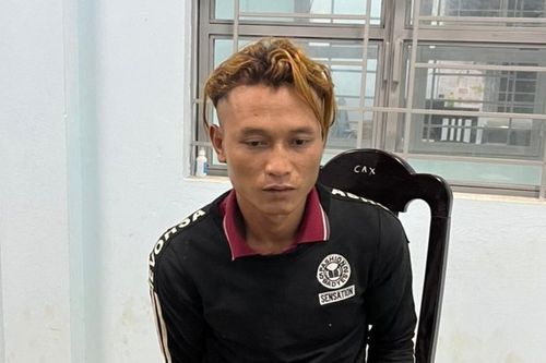 Thấy em ruột bị trai làng đánh, anh trai hành động nông nổi