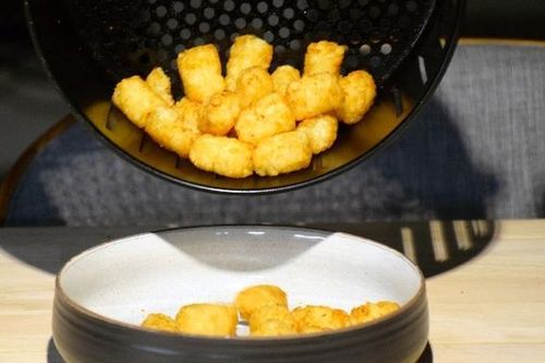 Nồi chiên không dầu có nguy cơ gây ung thư? Bác sĩ lý giải sự thật