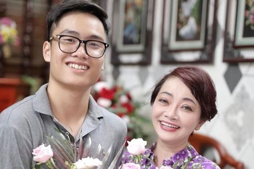 Con trai nghệ sĩ Trà My: Đàn ông 'bám' mẹ không hẳn là yếu đuối