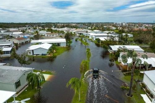 Bão lũ, cháy rừng gây thiệt hại trên 353 tỷ USD trong năm 2022