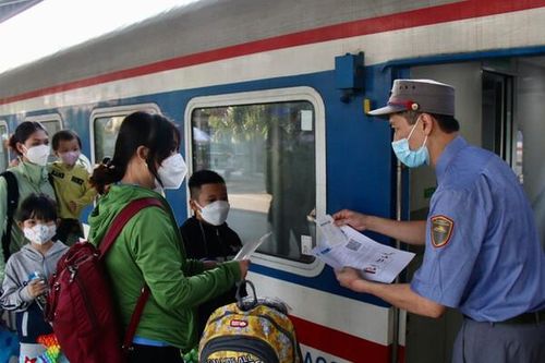 Những đối tượng nào được hỗ trợ vé tàu hỏa Tết 2023?