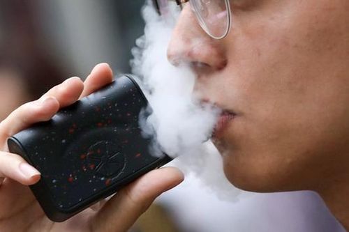 Trẻ hôn mê do ngộ độc dung dịch thuốc lá điện tử