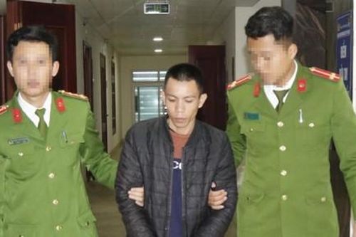 Giăng lưới bắt kẻ vận chuyển 8 bánh heroin từ nước ngoài vào Việt Nam