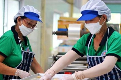 Cô gái xứ Quảng bán bánh đậu xanh, thu trăm triệu mỗi tháng
