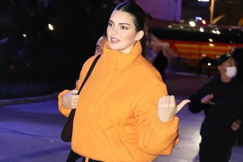 Kendall Jenner và dàn sao phối đồ với áo phao