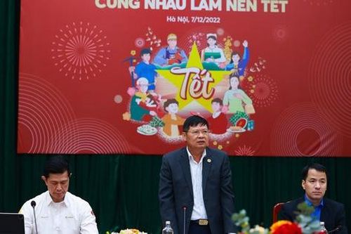 Tặng 8.000 phần quà cho công nhân, lao động khó khăn