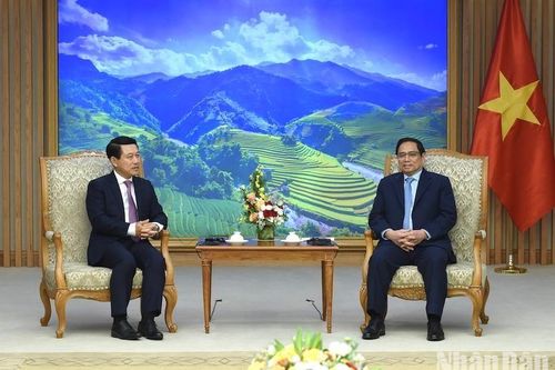 Việt Nam và Lào phối hợp, hỗ trợ xây dựng nền kinh tế độc lập tự chủ, hội nhập quốc tế sâu rộng