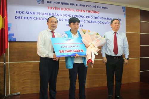 Nam sinh giành giải Toán quốc tế mong muốn truyền kiến thức cho khóa sau