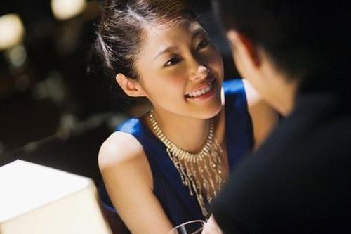 Ngỡ yêu đúng người, gái trẻ ôm bầu chết lặng khi đọc dòng tin nhắn của 'chồng sắp cưới'